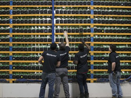 Bitfarms triển khai ‘viên đạn’ phòng thủ sau khi đề xuất mua lại của Riot Platforms Inc